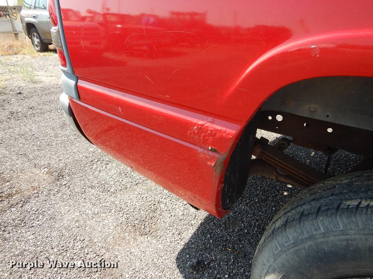 image for item DD0774 2001 Dodge Ram 1500 pickup truck