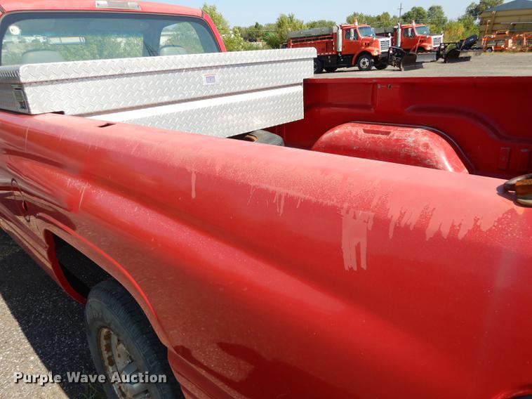 image for item DD0774 2001 Dodge Ram 1500 pickup truck