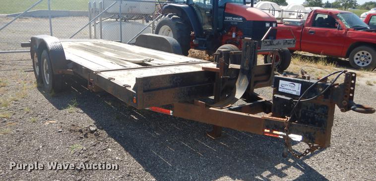 image for item DD0776 2004 Fastline tilt deck equipment trailer