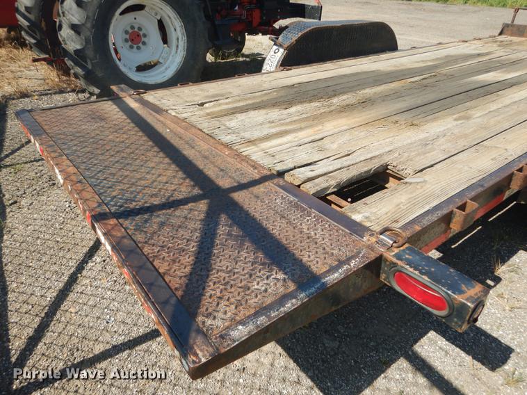 image for item DD0776 2004 Fastline tilt deck equipment trailer