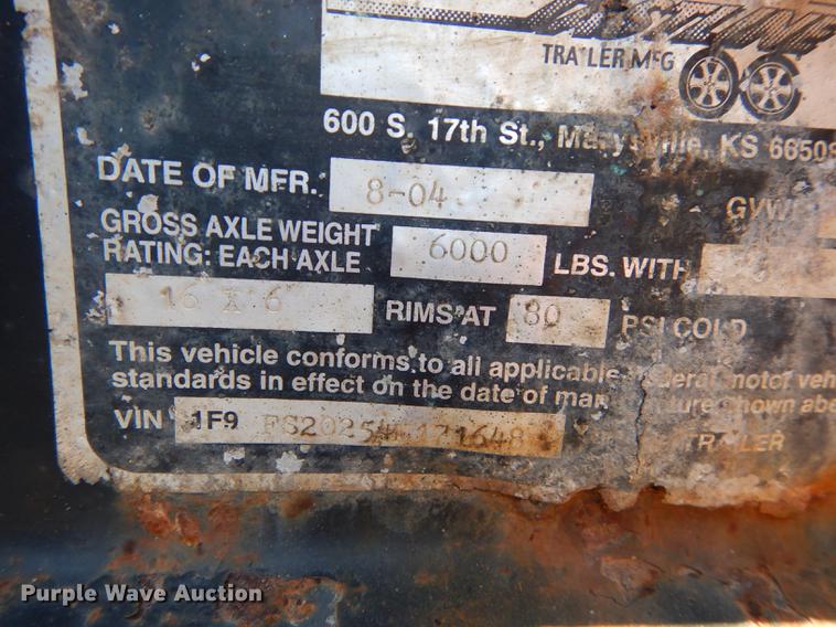 image for item DD0776 2004 Fastline tilt deck equipment trailer