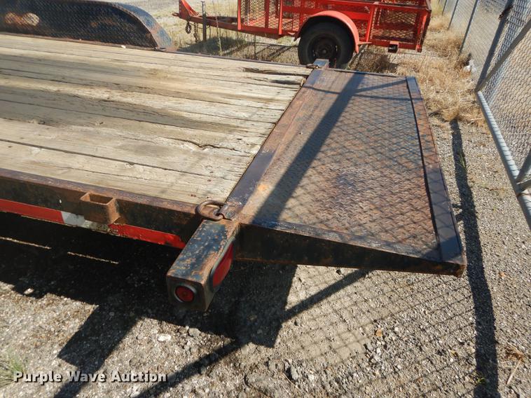 image for item DD0776 2004 Fastline tilt deck equipment trailer