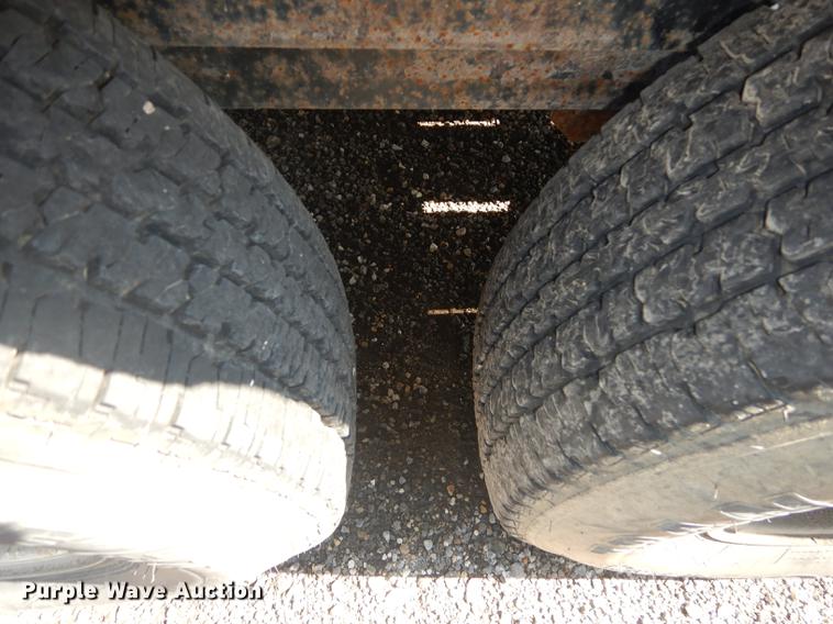 image for item DD0776 2004 Fastline tilt deck equipment trailer