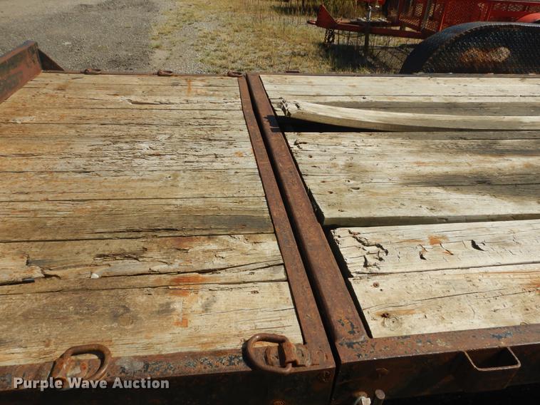 image for item DD0776 2004 Fastline tilt deck equipment trailer