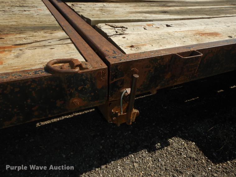 image for item DD0776 2004 Fastline tilt deck equipment trailer