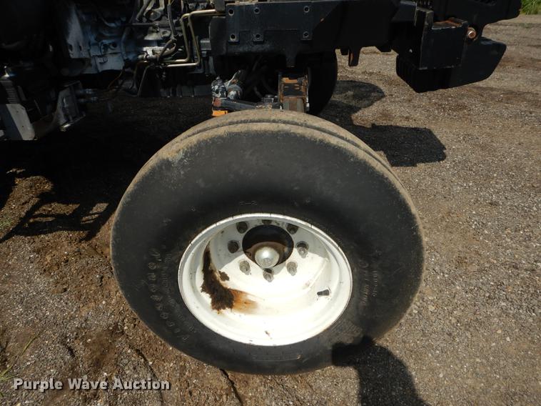 image for item DD0779 2004 Case IH MXU100 Maxxum tractor