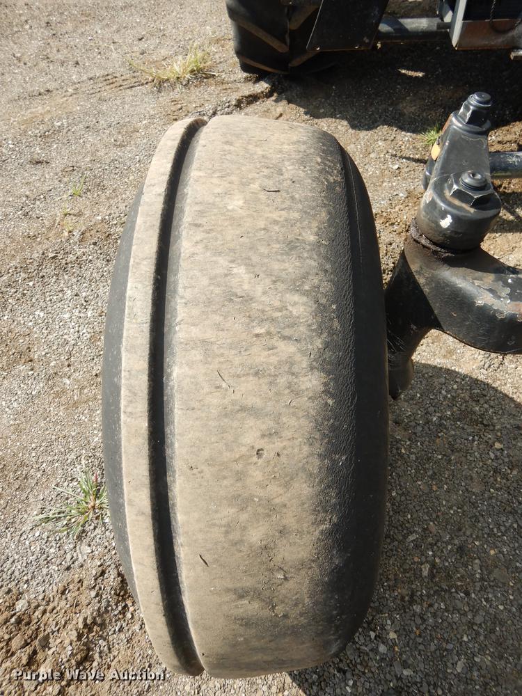 image for item DD0779 2004 Case IH MXU100 Maxxum tractor