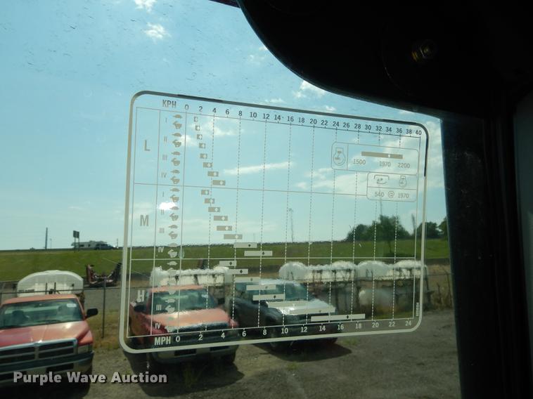 image for item DD0779 2004 Case IH MXU100 Maxxum tractor