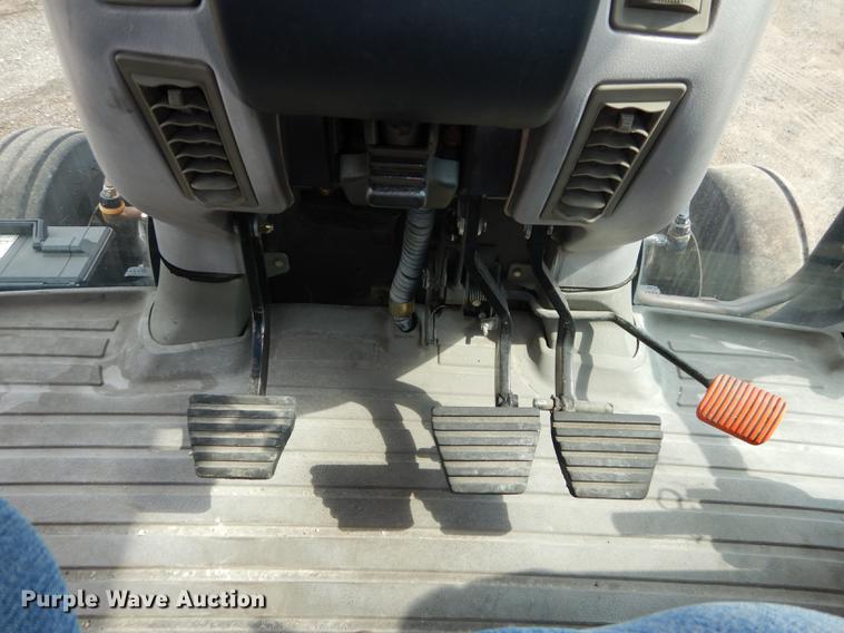 image for item DD0779 2004 Case IH MXU100 Maxxum tractor