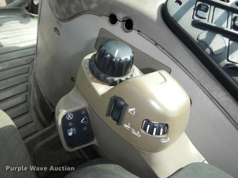 image for item DD0779 2004 Case IH MXU100 Maxxum tractor