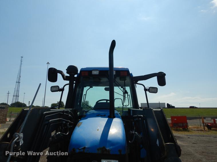 image for item DD0780 2002 New Holland TS100 tractor