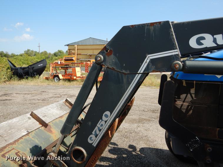 image for item DD0780 2002 New Holland TS100 tractor