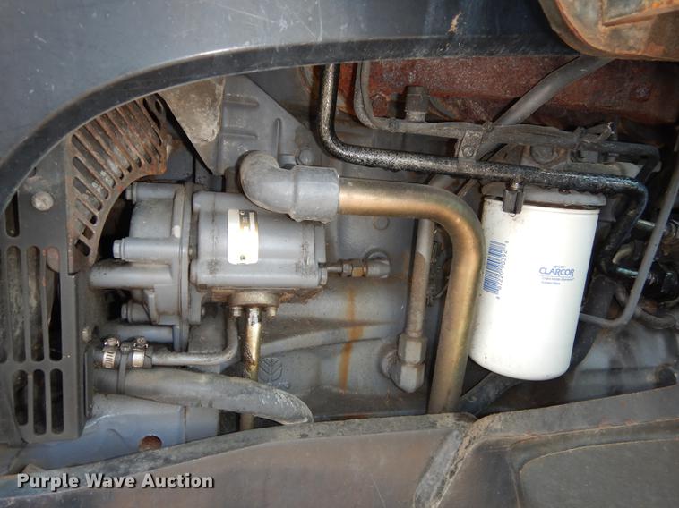 image for item DD0780 2002 New Holland TS100 tractor