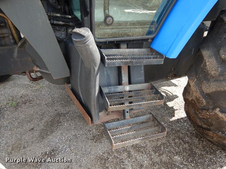image for item DD0780 2002 New Holland TS100 tractor