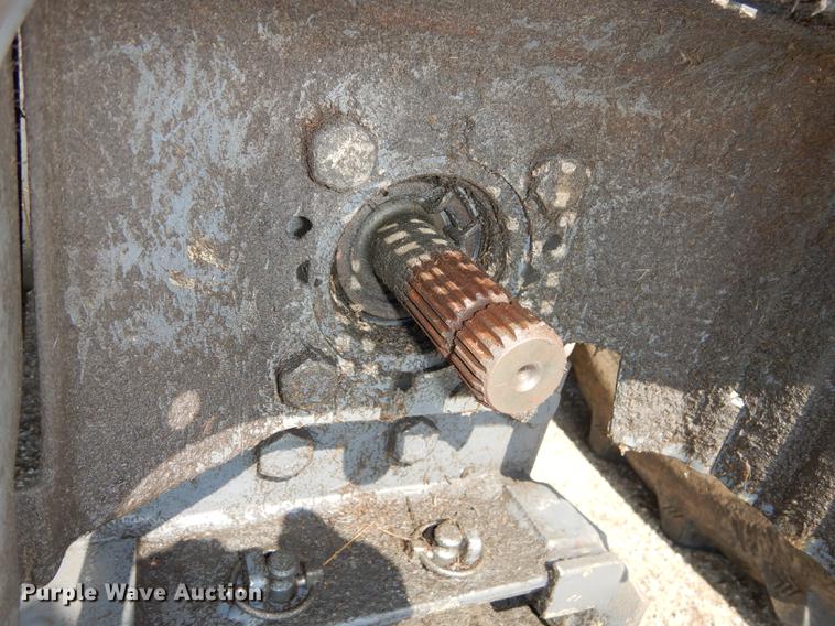 image for item DD0780 2002 New Holland TS100 tractor