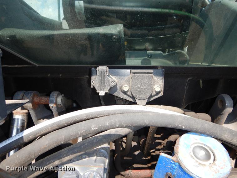 image for item DD0780 2002 New Holland TS100 tractor