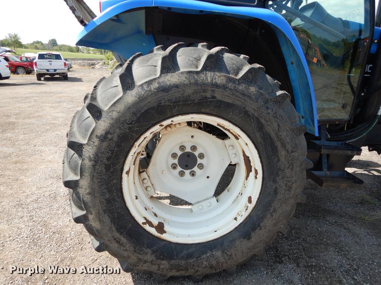 image for item DD0780 2002 New Holland TS100 tractor