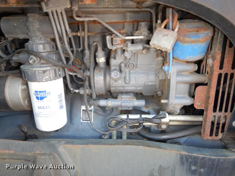 image for item DD0780 2002 New Holland TS100 tractor