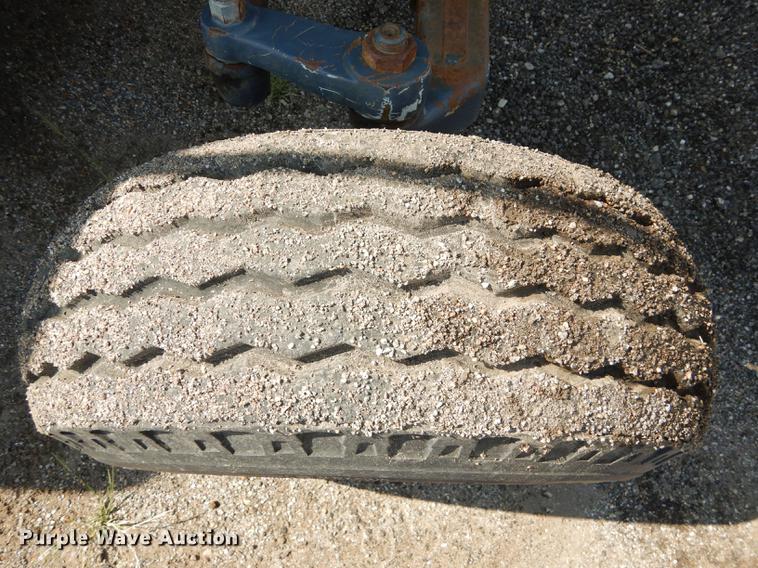 image for item DD0780 2002 New Holland TS100 tractor