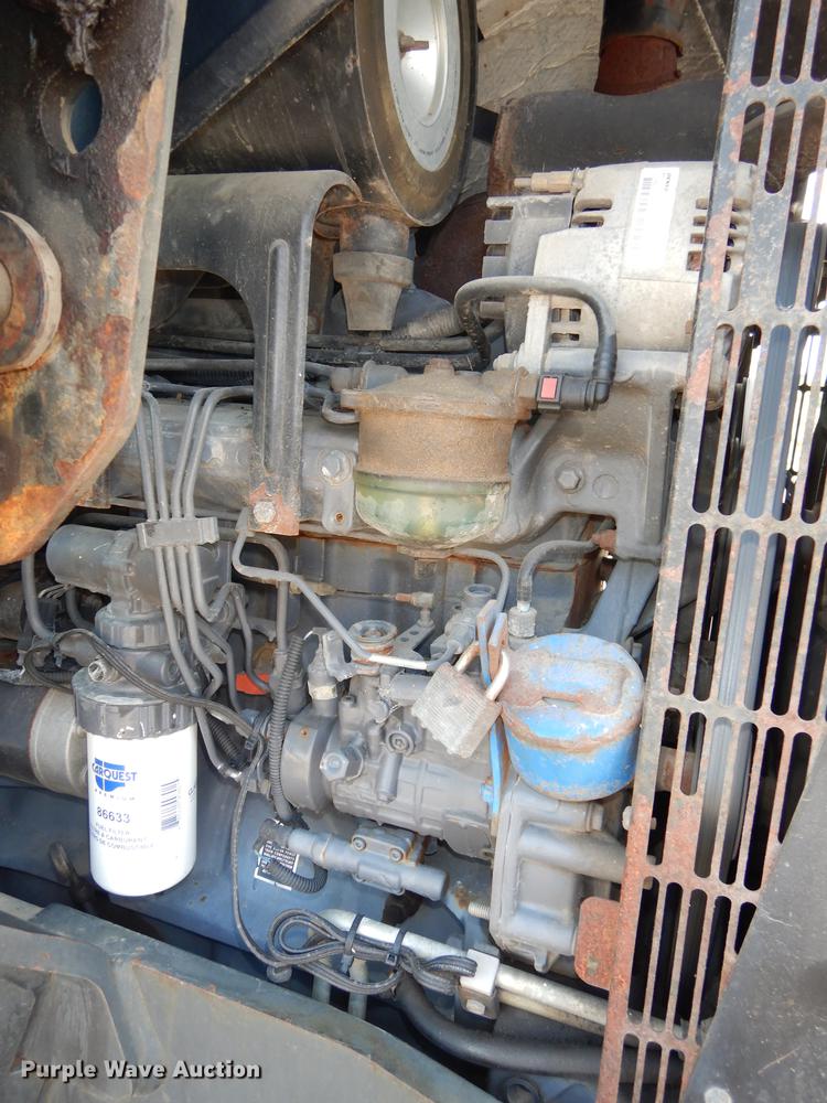 image for item DD0780 2002 New Holland TS100 tractor