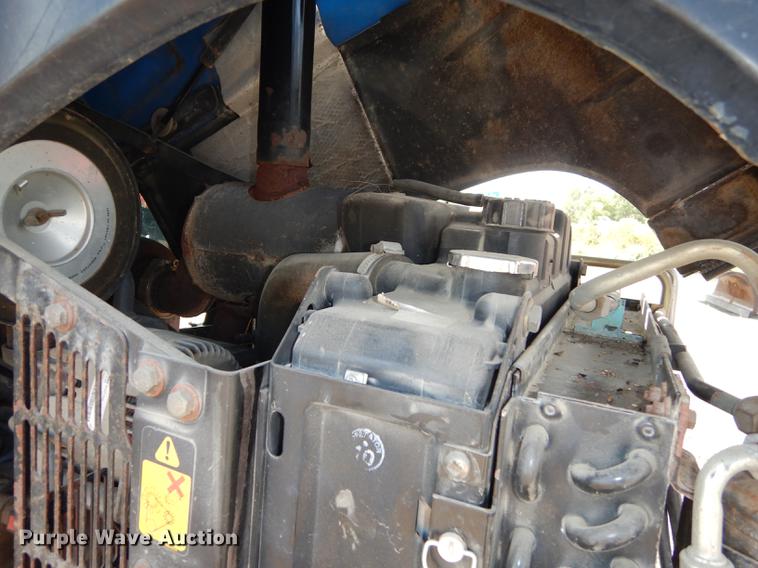 image for item DD0780 2002 New Holland TS100 tractor