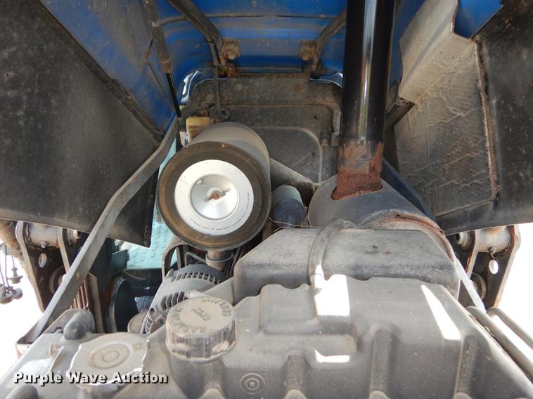 image for item DD0780 2002 New Holland TS100 tractor