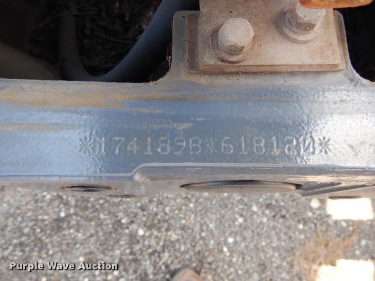 image for item DD0780 2002 New Holland TS100 tractor