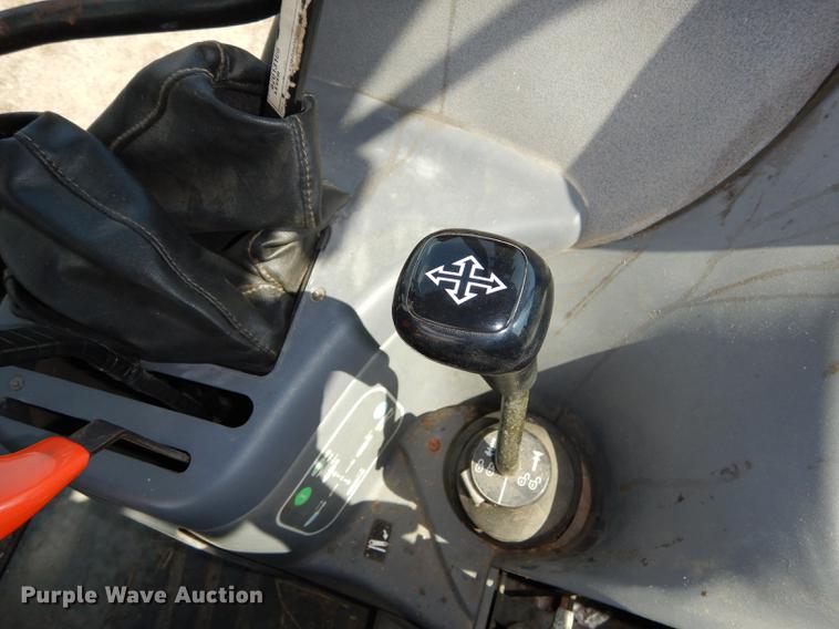 image for item DD0780 2002 New Holland TS100 tractor