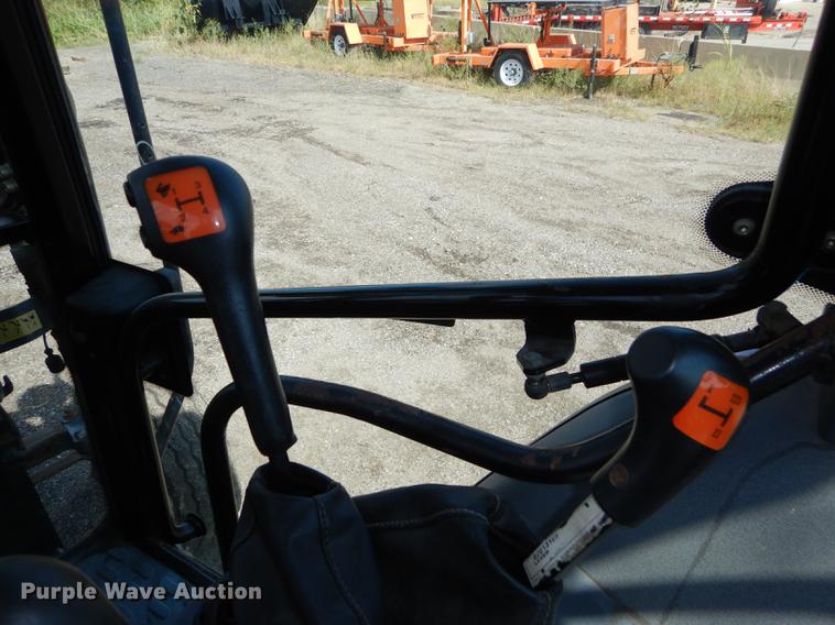 image for item DD0780 2002 New Holland TS100 tractor