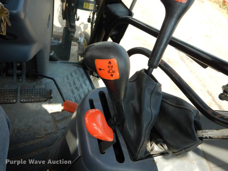 image for item DD0780 2002 New Holland TS100 tractor