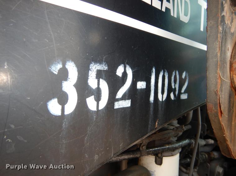 image for item DD0780 2002 New Holland TS100 tractor