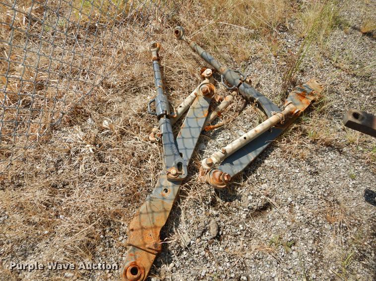 image for item DD0780 2002 New Holland TS100 tractor