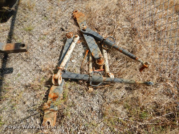 image for item DD0780 2002 New Holland TS100 tractor