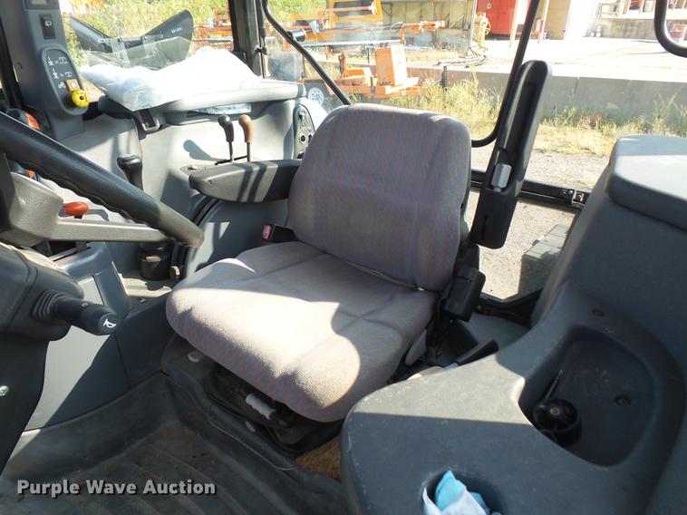 image for item DD0781 2002 New Holland TS100 tractor