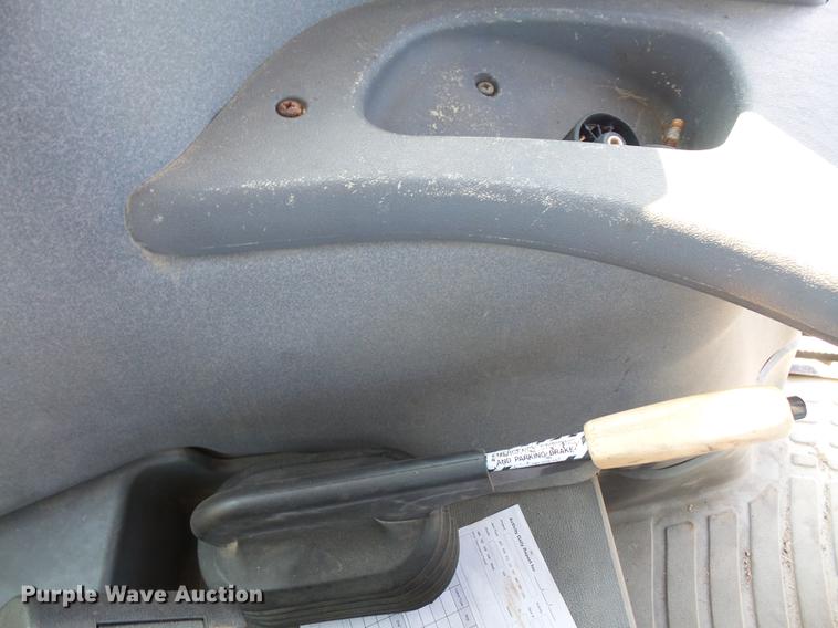 image for item DD0781 2002 New Holland TS100 tractor