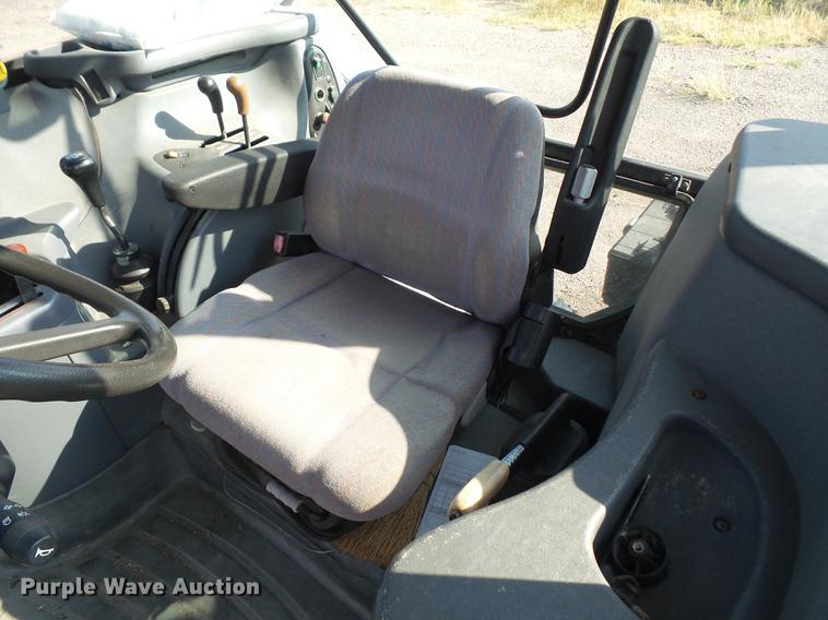 image for item DD0781 2002 New Holland TS100 tractor