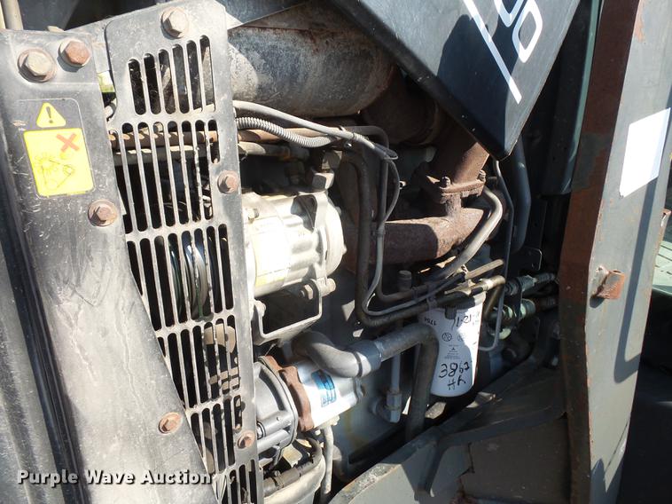 image for item DD0781 2002 New Holland TS100 tractor