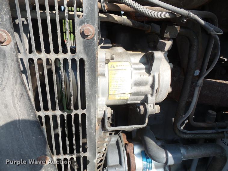 image for item DD0781 2002 New Holland TS100 tractor