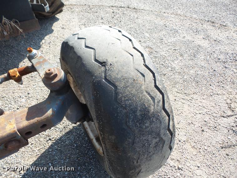 image for item DD0781 2002 New Holland TS100 tractor