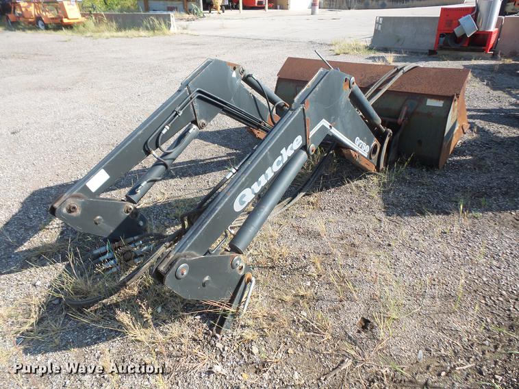 image for item DD0781 2002 New Holland TS100 tractor