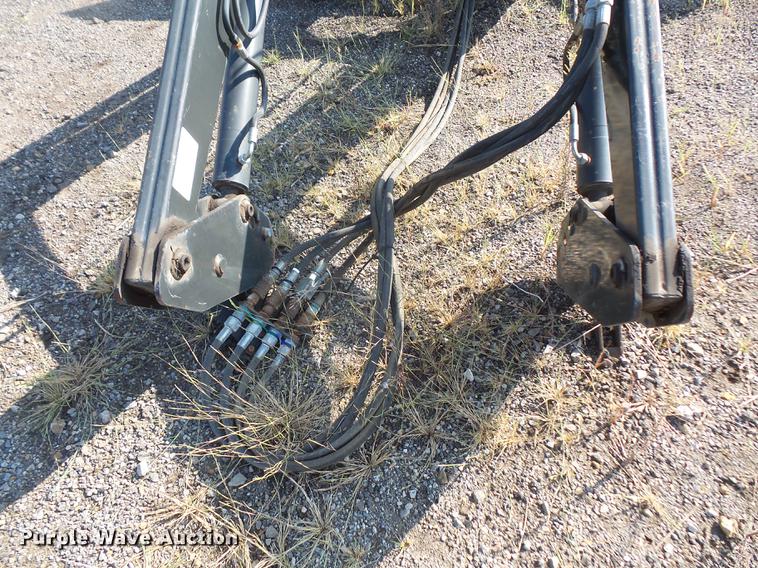 image for item DD0781 2002 New Holland TS100 tractor