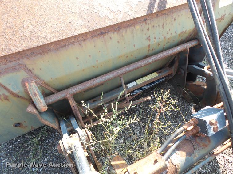 image for item DD0781 2002 New Holland TS100 tractor