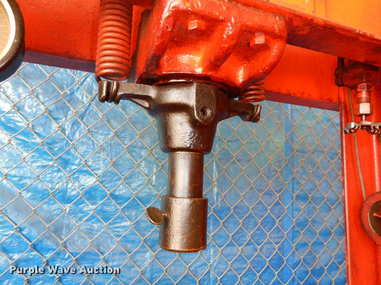 image for item DS9931 Acco press