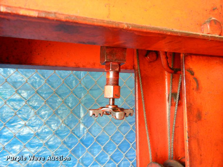 image for item DS9931 Acco press