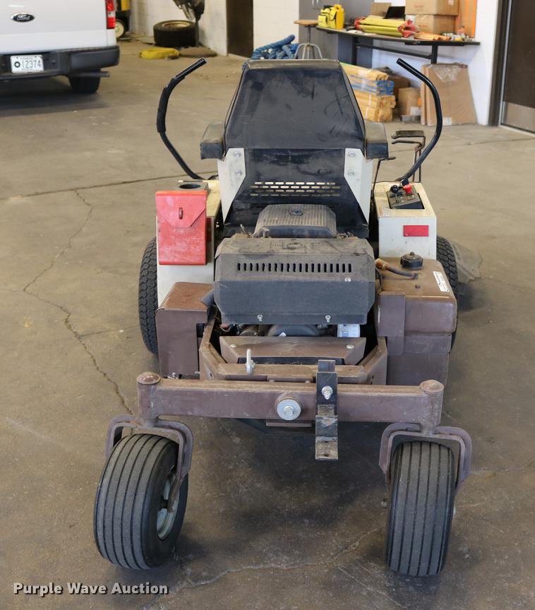 image for item DW9839 2004 Grasshopper 618 ZTR lawn mower