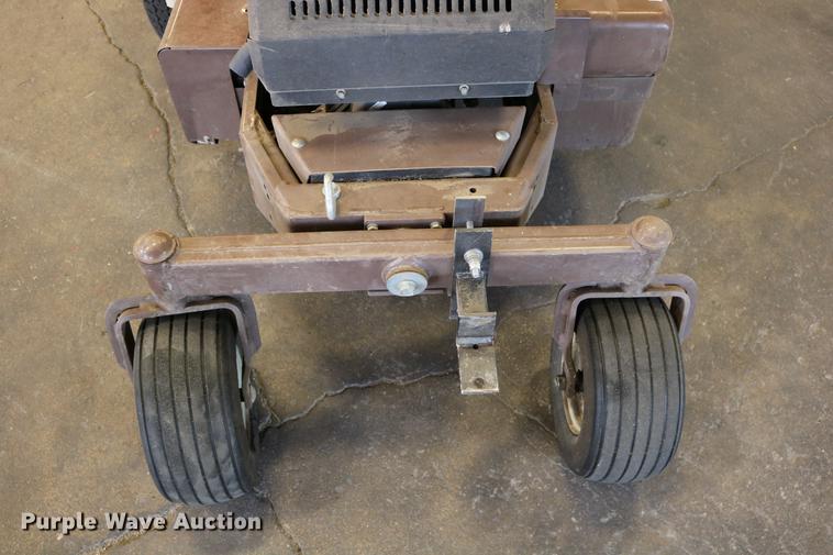 image for item DW9839 2004 Grasshopper 618 ZTR lawn mower