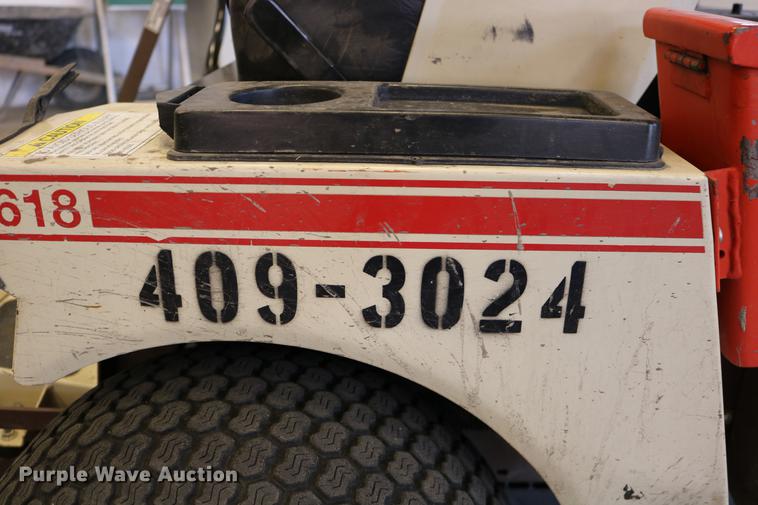 image for item DW9839 2004 Grasshopper 618 ZTR lawn mower