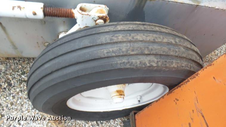 image for item EB9283 1993 M&W P4450 tractor PTO dynamometer