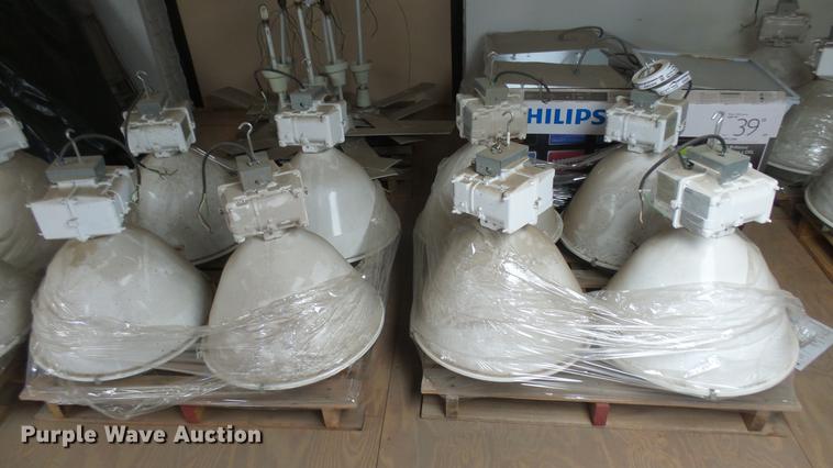 image for item EB9298 (16) high-pressure sodium shop light fixtures