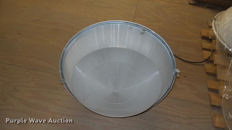 image for item EB9298 (16) high-pressure sodium shop light fixtures